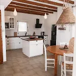 The Mykonos House - Newly Renovated Near Town *